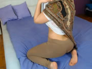 擁有大奶子和屁股的阿拉伯寶貝在網絡展示身材