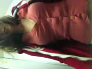 豪乳歐洲美人在飛機洗手間里福利放送自拍